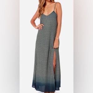 Like new! Lulus blue floral print maxi dress